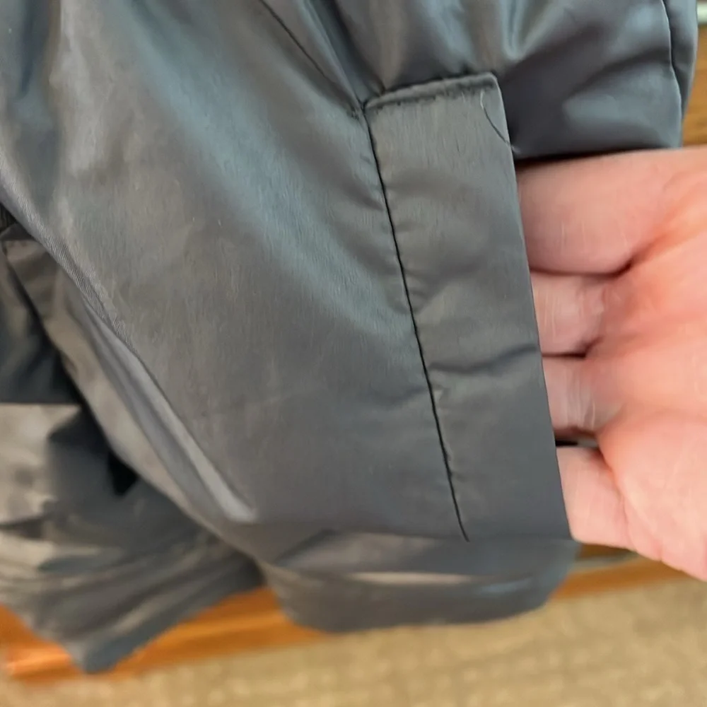 Tahari Boy’s Gray Snowpants Size 2T EUC - Picture 2 of 7